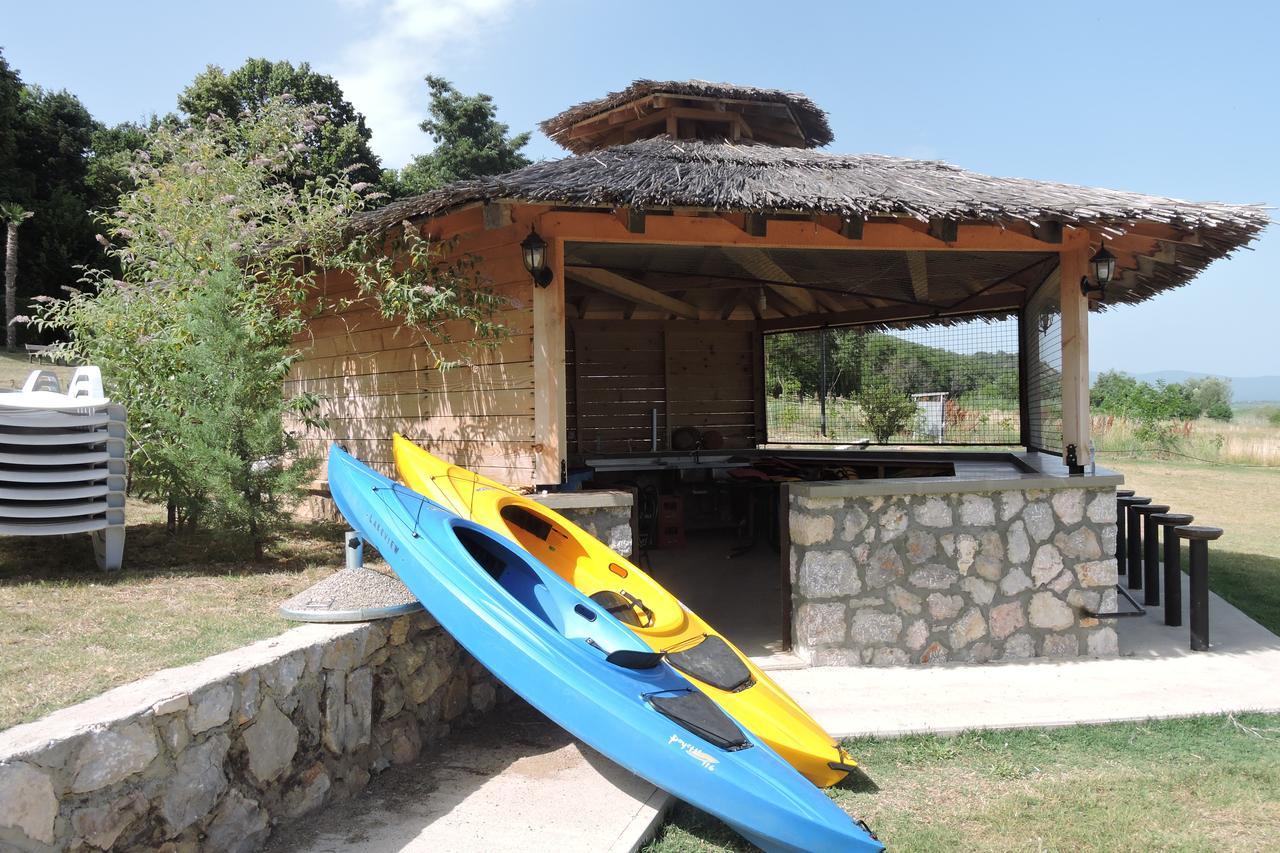 Lakeview Hotel And Resort Otesevo Exterior photo